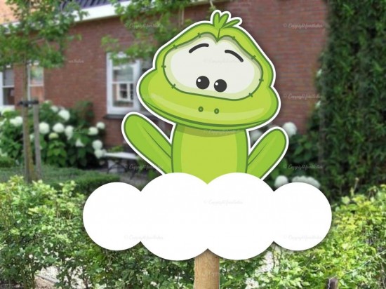 Geboortebord buiten kikkertje op wolk