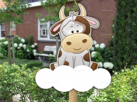 Geboortebord buiten koetje op wolk