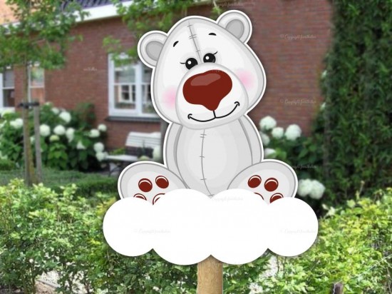 Geboortebord buiten witte beer op wolk